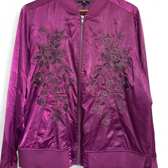 Grunge style Purple floral embroidered bomber jackeT BY TORRID - Picture 5 of 8